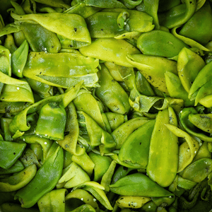 
                  
                    Load image into Gallery viewer, Pre-Order Fresh Roasted Hatch Green Chile - 20 lb Bag
                  
                